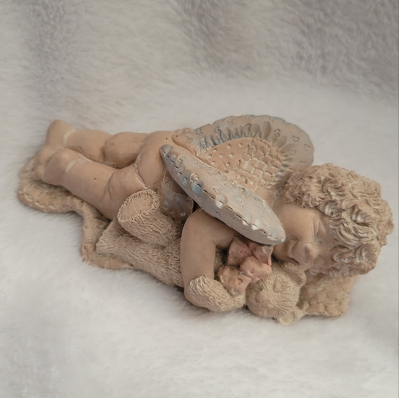 Carved baby angel - Picture 2 of 8